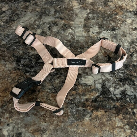 ShawnCo | Pink No-Pull Dog Harness- Adjustable, Comfortable, Easy to Use [LARGE] - Picture 2 of 5